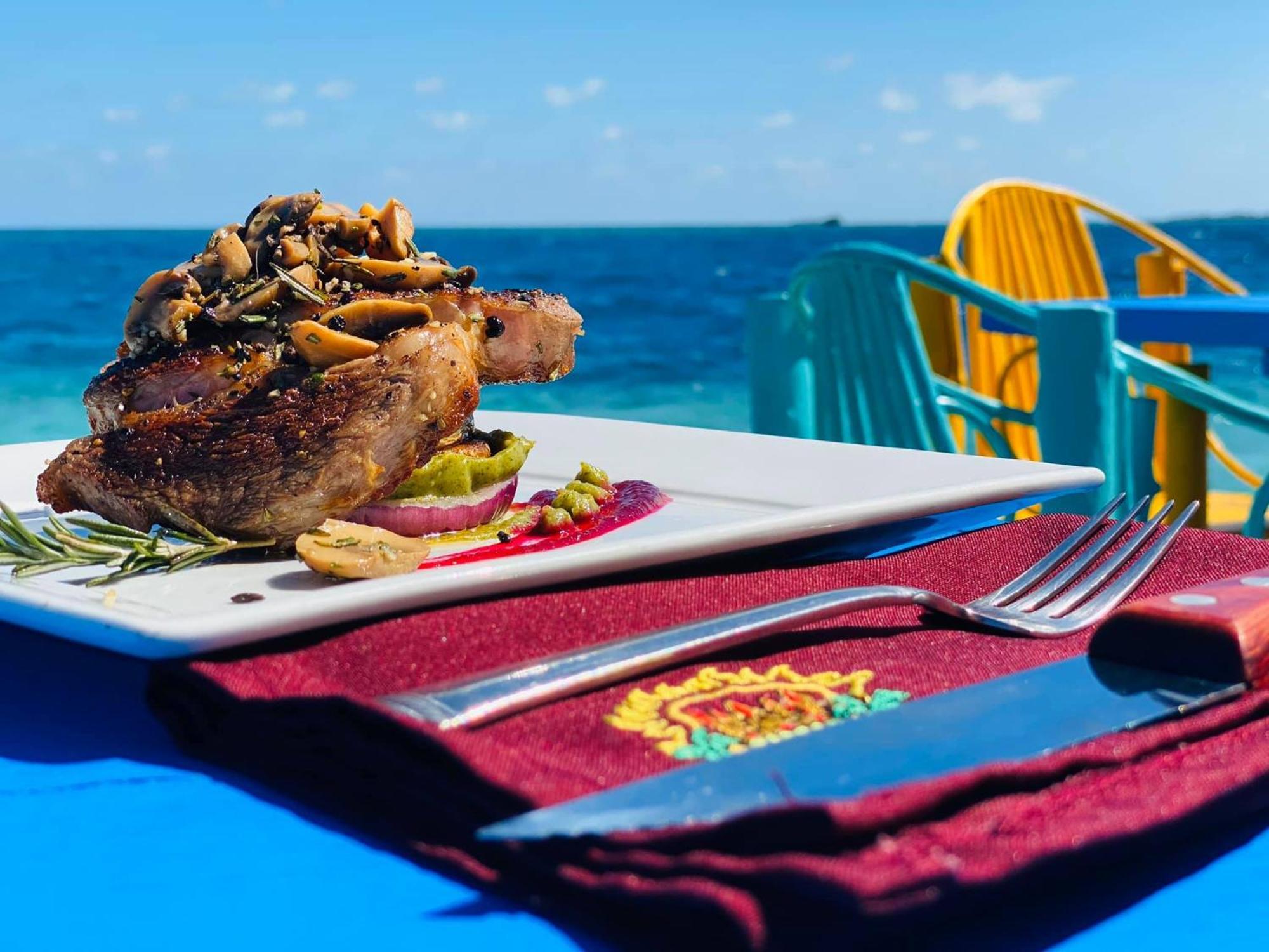 King Lewey'S Island Resort Placencia Kültér fotó