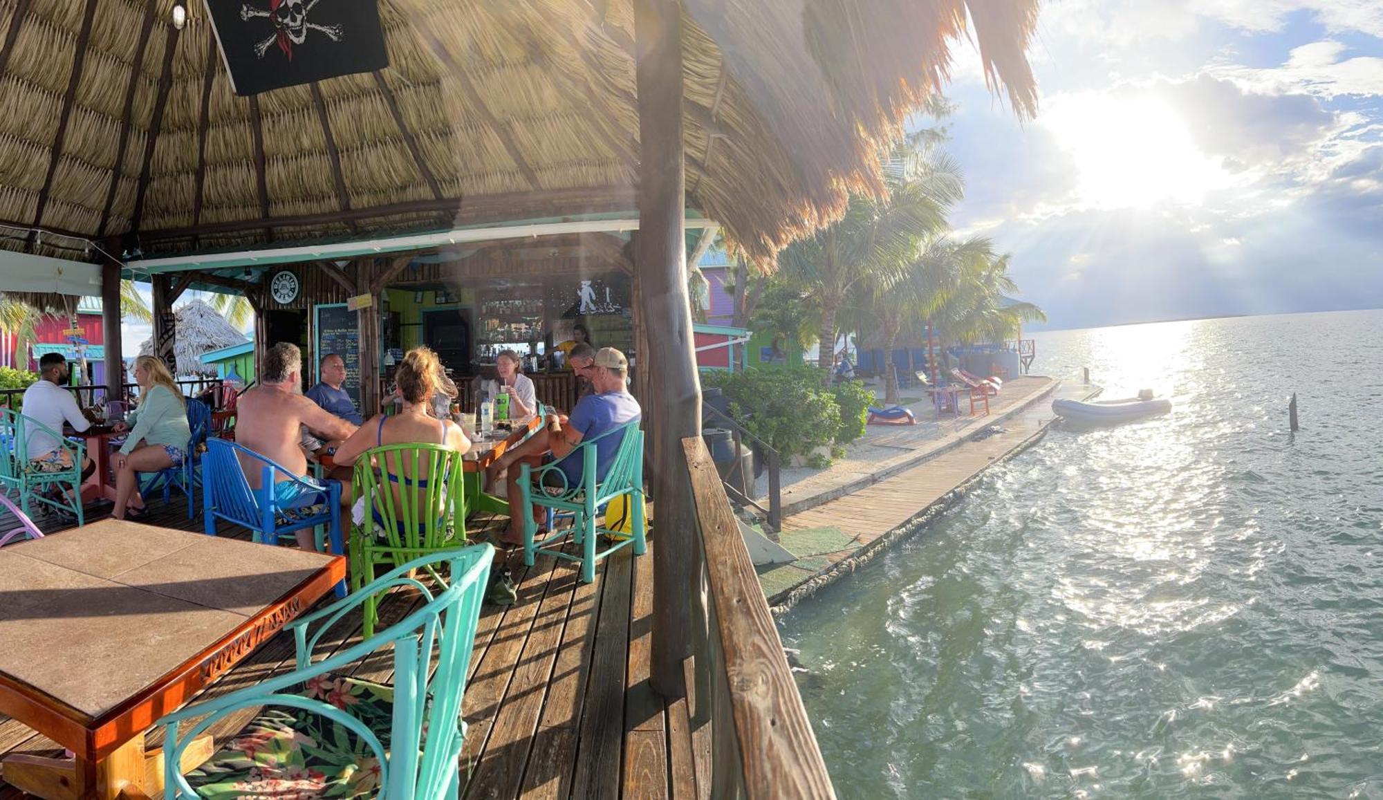 King Lewey'S Island Resort Placencia Kültér fotó