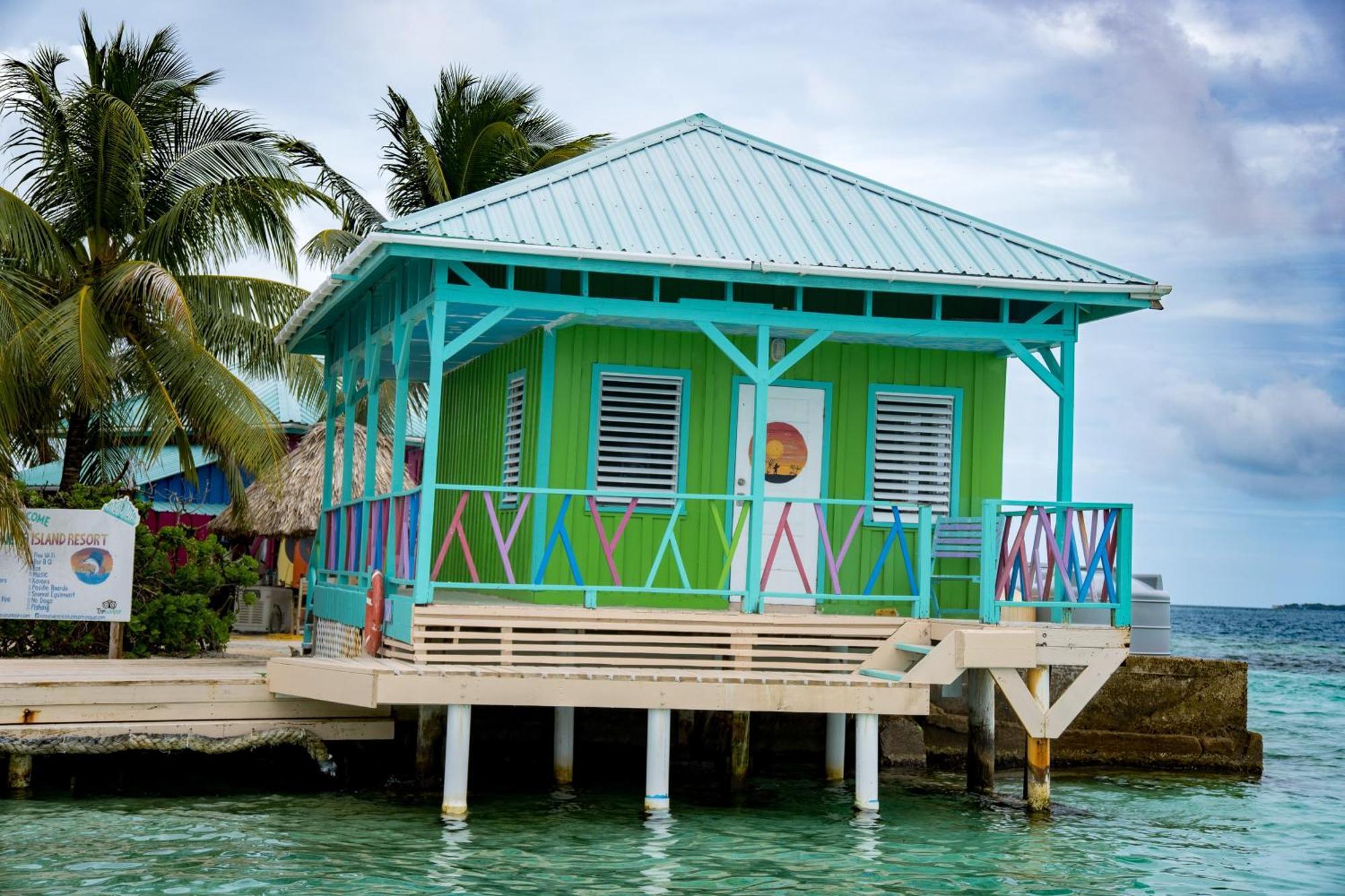 King Lewey'S Island Resort Placencia Kültér fotó